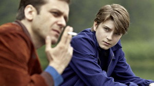 Далеко по соседству (фильм, 2010)