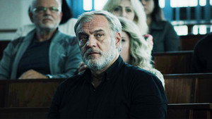 Острым ножом (фильм, 2019)