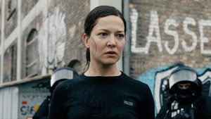 Не выходи (фильм, 2019)