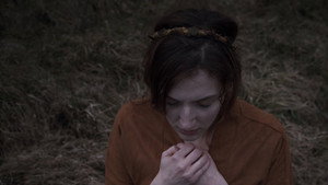 За деревьями (фильм, 2019)