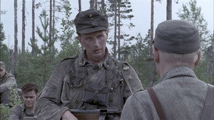 Вдали от линии фронта (фильм, 2004)